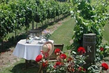 هتل The Peppertree Luxury Accommodation