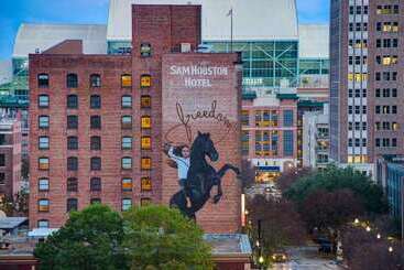 هتل The Sam Houston  Curio Collection By Hilton