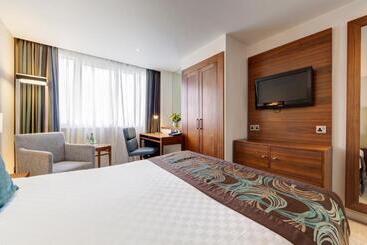 هتل Thistle London Hyde Park Kensington Gardens