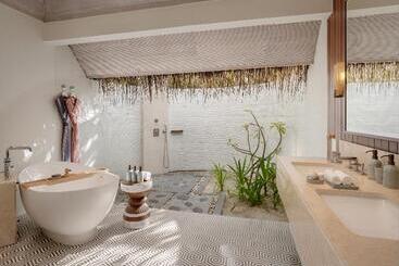 استراحتگاه Six Senses Kanuhura