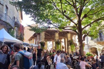 تختخواب و صبحانه Le Jardin Secret