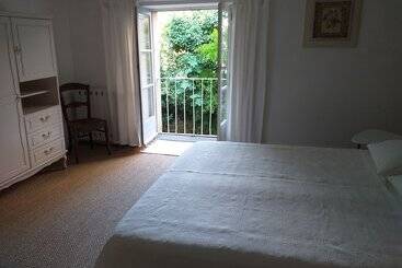 تختخواب و صبحانه Le Jardin Secret