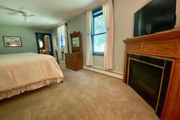 تختخواب و صبحانه The Wilmington Inn