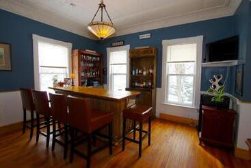 تختخواب و صبحانه The Wilmington Inn