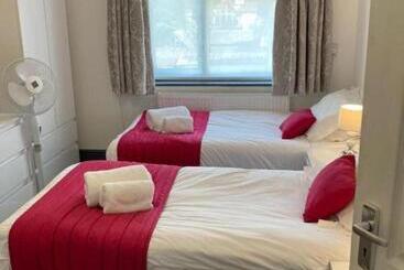 تختخواب و صبحانه Wilson Lodge