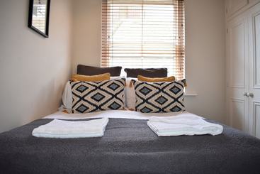 Spacious And Modern Townhouse In Central Brighton