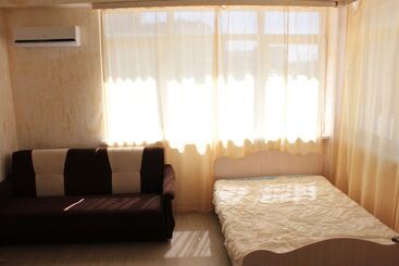 Apartment On Kamyshovaya 41, Apt 2