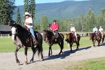 هتل Fort Wells Gray Rustic Cabins Hostel