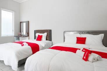 هتل Reddoorz Near Batik Tulis Celaket 2