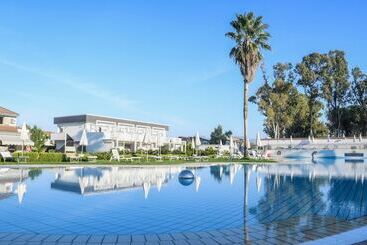 هتل Salice Resort