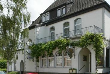 هتل Dinoris Boutique