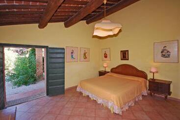 هتل Fattoria Di Casalappi
