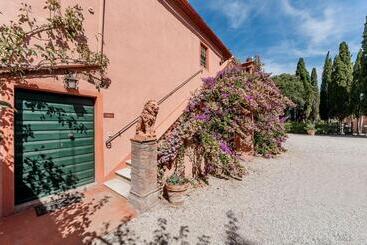 هتل Fattoria Di Casalappi