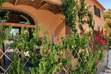 هتل Fattoria Di Casalappi
