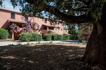 هتل Fattoria Di Casalappi