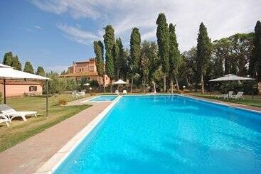 هتل Fattoria Di Casalappi