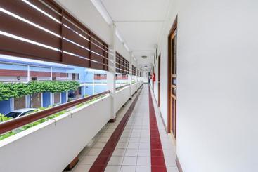 فندق Oyo 952 Ocean Gold Card Ayutthaya