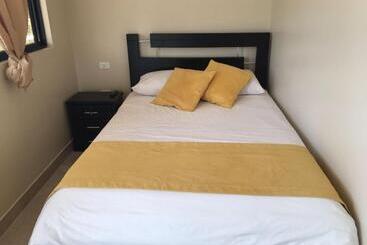 هتل Tababela Airport B&b