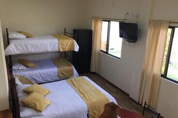 هتل Tababela Airport B&b