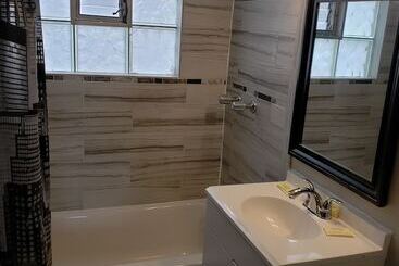 هتل Welcome Inn & Suites   Lyons