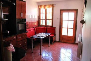 پانسیون Casa Oana