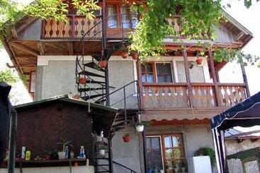 پانسیون Casa Oana