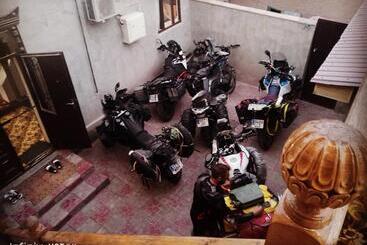 تختخواب و صبحانه Mironshox Guest House
