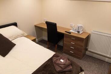 تختخواب و صبحانه Parkside Guest House
