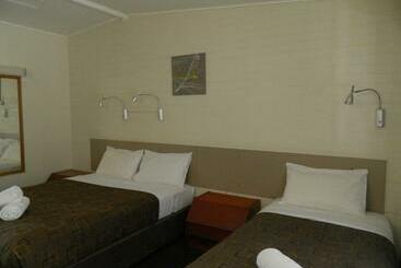 Coachman Motel
