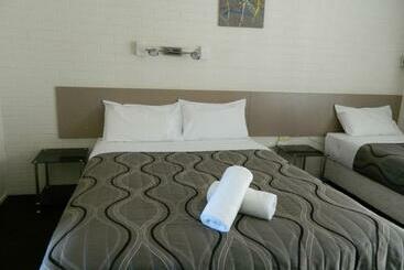 Coachman Motel