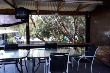 Coachman Motel