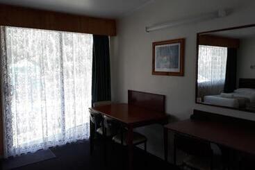 Coachman Motel