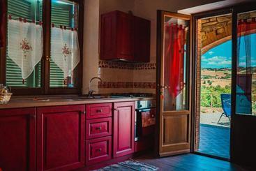 هتل Agriturismo Montecrespini