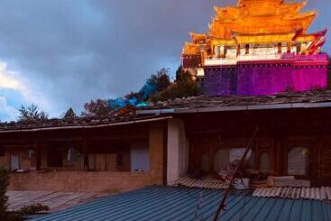 هتل Shangri La Xiangye Listen To The Rain
