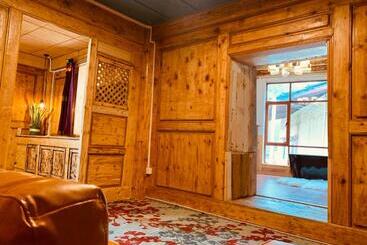 هتل Shangri La Xiangye Listen To The Rain