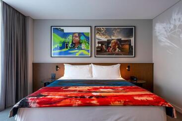 هتل The Adnate Perth   Art Series