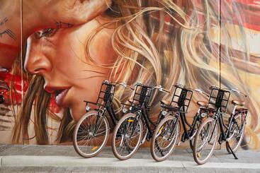 هتل The Adnate Perth Art Series