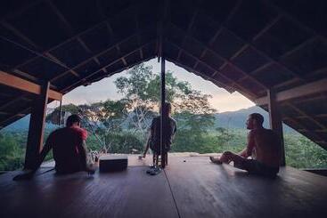 Kombi Hostel Camping