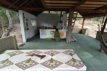Kombi Hostel Camping