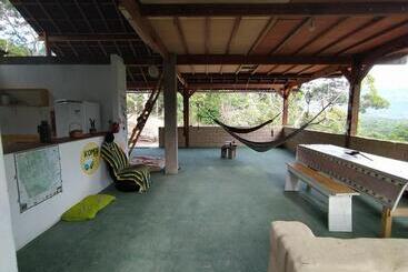 Kombi Hostel Camping