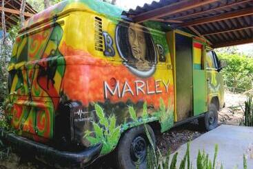 Kombi Hostel Camping
