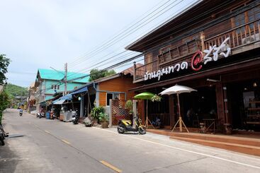 پانسیون Baan Kun Tuad Ko Si Chang