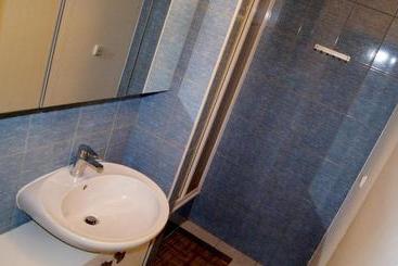 هاستل Km House černý Most