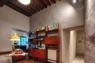 تختخواب و صبحانه Ca De Guelfi Residenza D'epoca