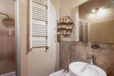 تختخواب و صبحانه Ca De Guelfi Residenza D'epoca