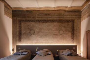 تختخواب و صبحانه Ca De Guelfi Residenza D'epoca