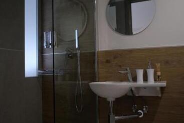 تختخواب و صبحانه Pvrooms