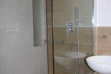 تختخواب و صبحانه Pvrooms