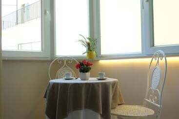 تختخواب و صبحانه Pvrooms