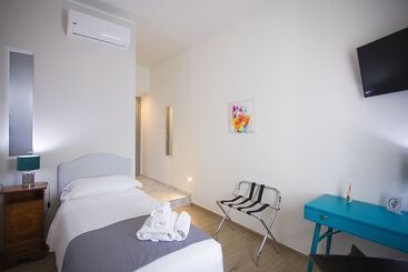 تختخواب و صبحانه Pvrooms